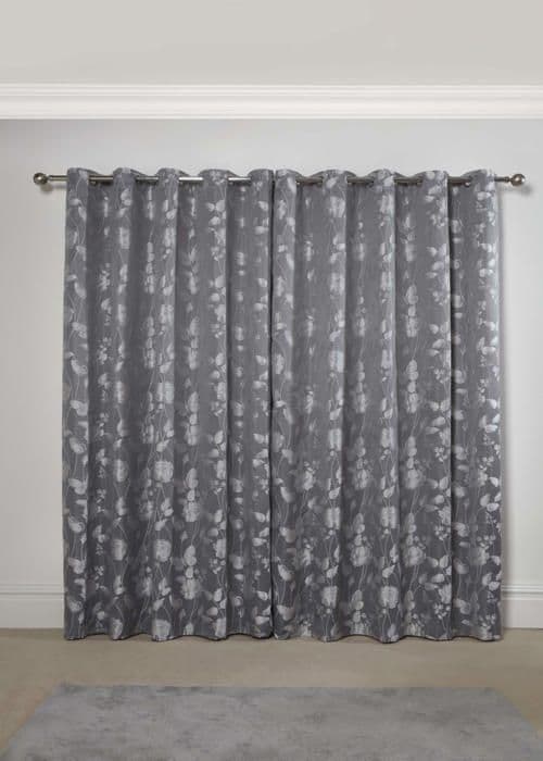Emma Barclay - BMW9090SIL - Butterfly Meadow Jacquard dubbla gardiner med öljetter Silver Bredd 90 x Höjd 228 cm