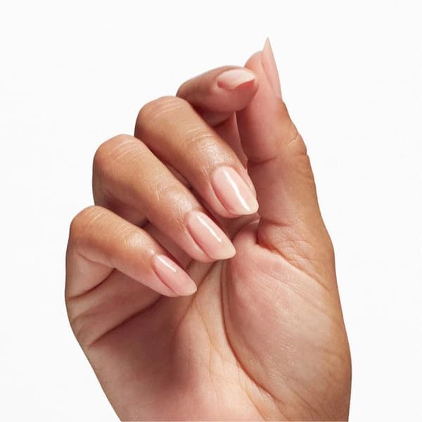 Nail Envy Bubble Bath - Färgglad stärkare för ömtåliga och skadade naglar - 15 ml OPI