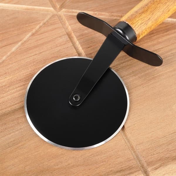 Rund pizzabräda i trä med kniv 30 cm, 2 st.