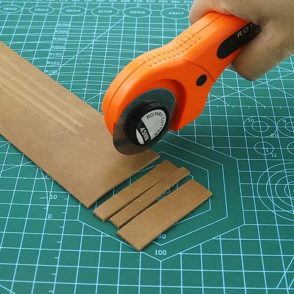 60cm*45cm*3mm dubbelsidig självläkande PVC DIY skärmatta med verktyg