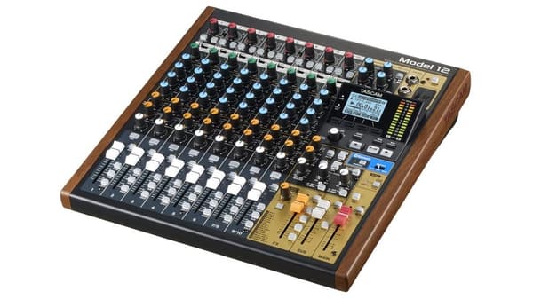 Tascam Model 12 12 kanavaa 20 - 20000 Hz Musta, Puu
