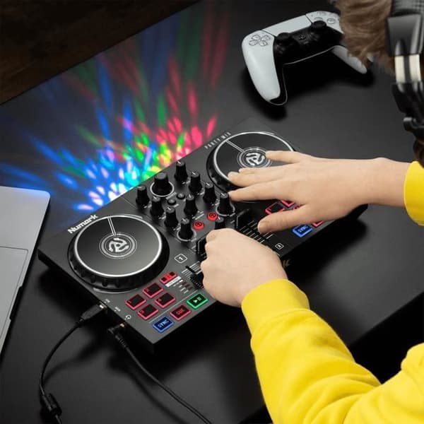 NUMARK PARTYMIX2 - 2-kanals 8-pads DJ-kontroller med ljudkort och lampor