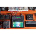 Miniatyrbild 11 av 11: Mixerbord Akai FORCE
