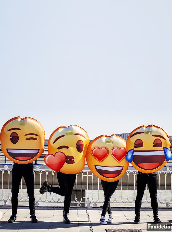 Funidelia | Emoji Maskeraddräkt puss med hjärta OFFICIELLA för dam och herr ▶ Emoticon, Whatsapp, Originella och roliga - Gul