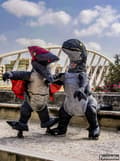 Miniatyrbillede 3 af 3: Oppustelig Blå Velociraptor Dinosaur Kostume til Voksne - Jurassic World