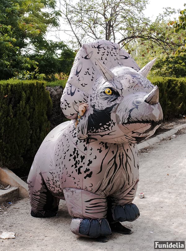 Oppustelig Triceratops Dinosaur Kostume til Voksne - Jurassic World