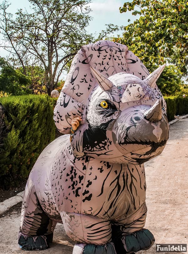 Oppustelig Triceratops Dinosaur Kostume til Voksne - Jurassic World