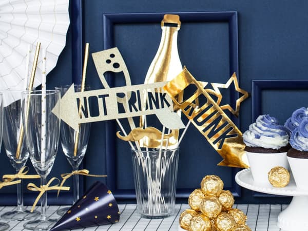 8 blandade festartiklar guldfärgade till photocall - Happy New Year Collection