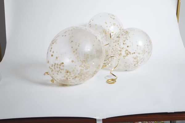 6 Latexballoner Fyldt med Guld Konfetti