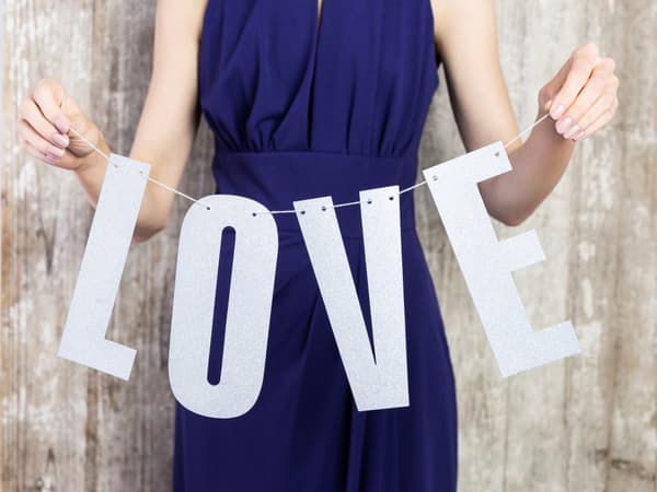 "Love" guirlande i sølv