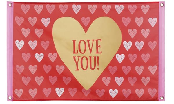 Flagga i tyg med hjärtan – Love You