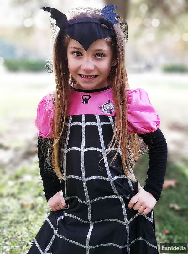 Vampirina asu tytöille