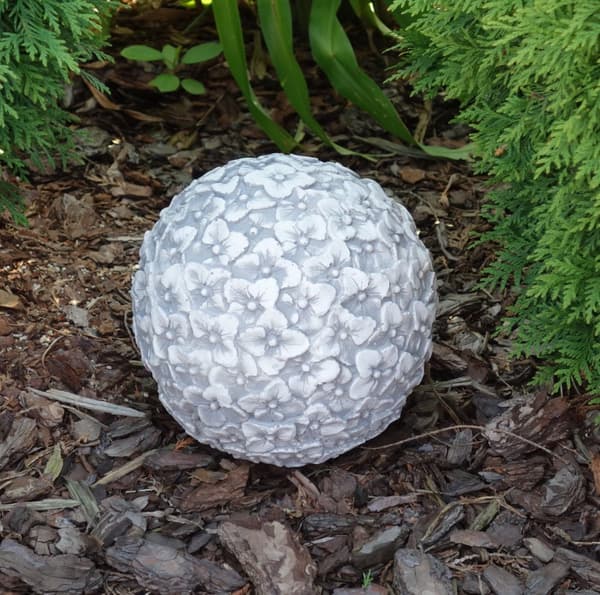 Prydnad utomhus / trädgård, oval dekor, boll med penséblommor