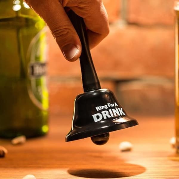 Svart klocka Ring för en drink alkohol * Höjd: 12,5 cm * Diameter: 7,5 cm * Material: metall, plast * Färg: svart Fo...