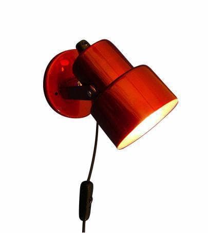 Vägglampa Eivor Borstad Chiliröd. Eklunds Metall