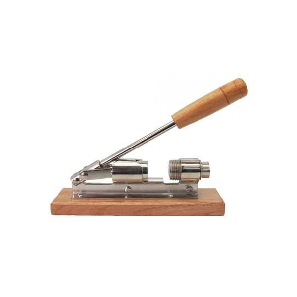 Nötknäckare - Ej specificerad - Träbas - Kromat stål - Mått 20x5x6 cm - Vändbar