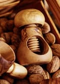 Miniatyrbild 2 av 4: Oliventrädsbräda - AD05800 - ® Nötknäckare med trägänga i form av svamp/nötknäckare i trä