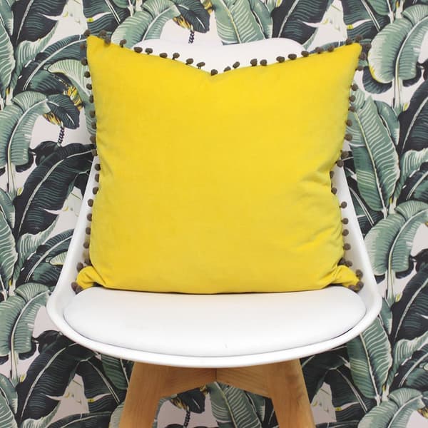 Riva Home Sammet Pompom kuddfodral