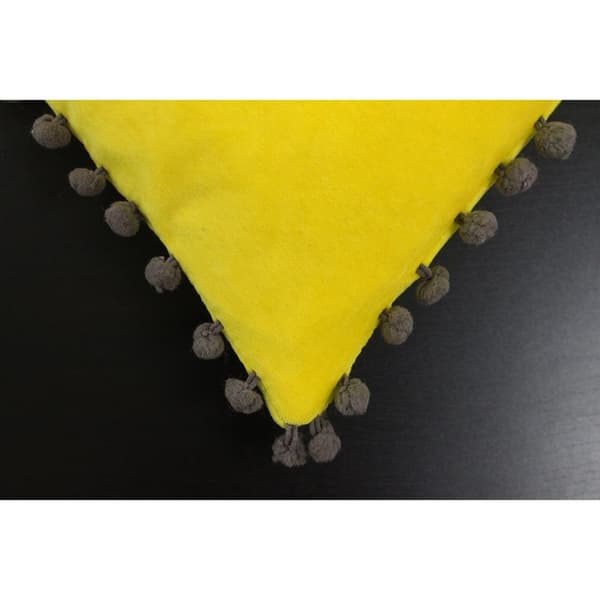 Riva Home Sammet Pompom kuddfodral