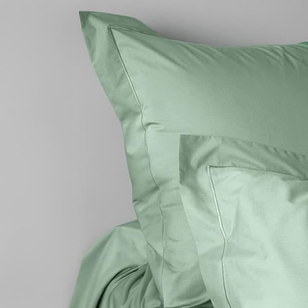 Kammad bomull percale örngott "Julian" alla storlekar Pure Cotton - Julian Céladon - 65 x 65 cm platt quiltad volang