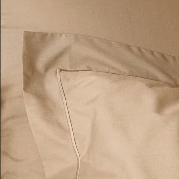 Kammad bomull percale örngott "Julian" alla storlekar Pure Cotton - Julian Linne - 65 x 65 cm platt quiltad volang