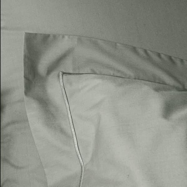 Kammad bomullspercale örngott "Julian" alla storlekar Pure Cotton - Julian Ardoise - 65 x 65 cm platt quiltad volang