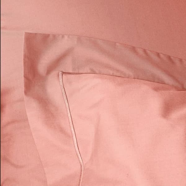Kammad bomull percale örngott "Julian" alla storlekar Pure Cotton - Julian Powder Pink - 50 x 70 cm platt quiltad volang