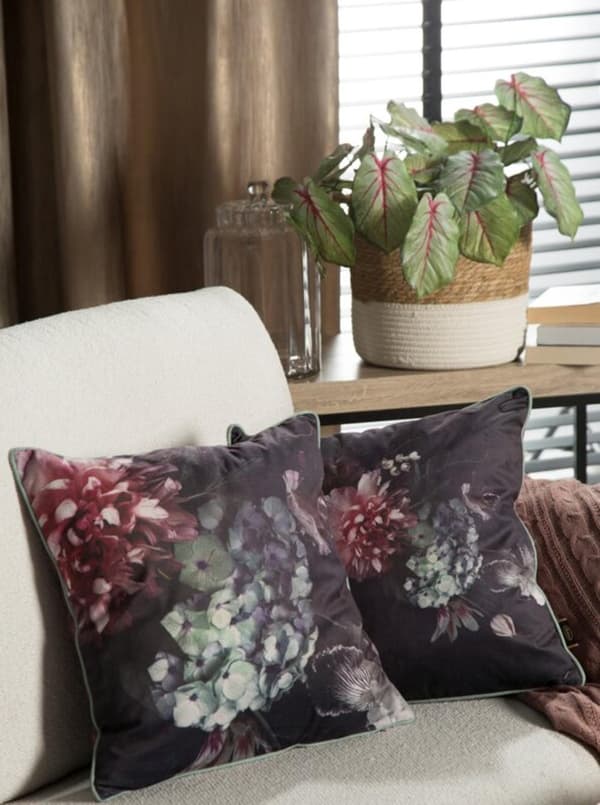 SAMETTI TYYNYLIINA 131 45 X 45 CM TUMMIA LILLAA