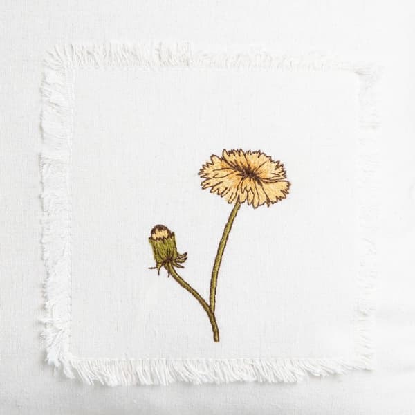 Örngott | ÄNGSBLOMMOR | ecru med broderad blomma | 45x45cm | 734236