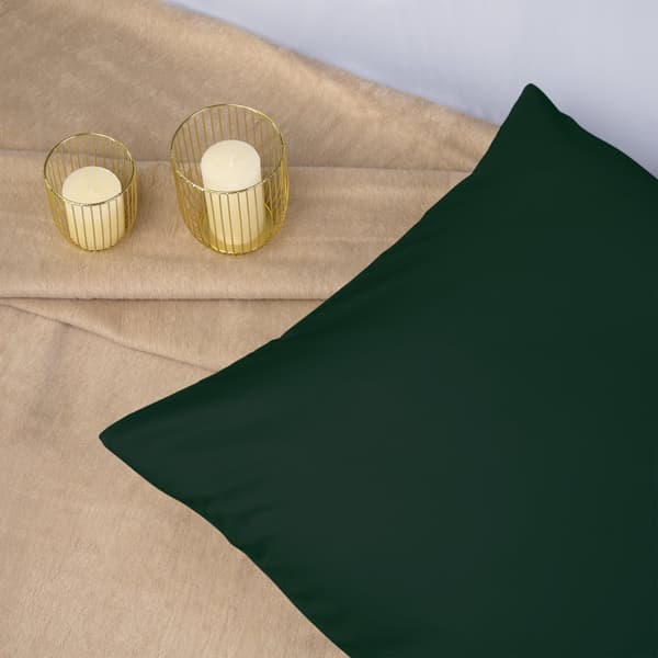 Örngott i bomull satin 50x60 enfärgad flaskgrön