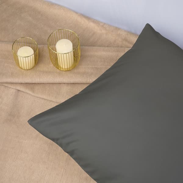 Örngott i bomull satin 40x40 enfärgad ljusgrå