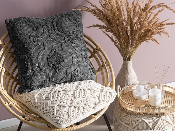 Koristetyyny harmaa puuvilla 45 x 45 cm geometrinen kohokuvio vetoketjulla neliö boho tyyli