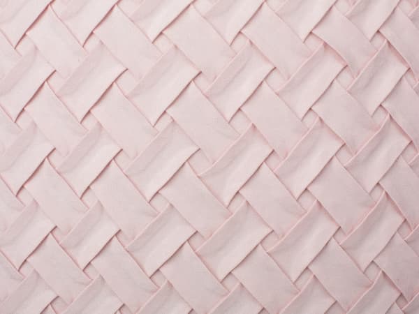 Koristetyyny vaaleanpunainen tekomokkanahka 45 x 45 cm geometrinen kuvio moderni tyyli