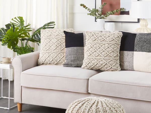 Pyntepuder Beige Bomuld Sæt 45 x 45 cm Små Firkantede Mønstret Sofapuder til Stuen Håndlavet Macrame Reb Flet Boho Retro Tilbehør Soveværelse