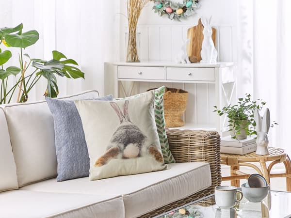Sæt med 2 Beige-Grå Pyntepuder i bomuld 45 x 45 cm med Påskehare-Print stue værelse