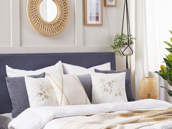 Pyntepuder Beige Guld Polyester Sæt 45 x 45 cm Små Firkantede Mønstrede Sofapuder til Stuen og Soveværelse Design Botanisk Blomster Tilbehør