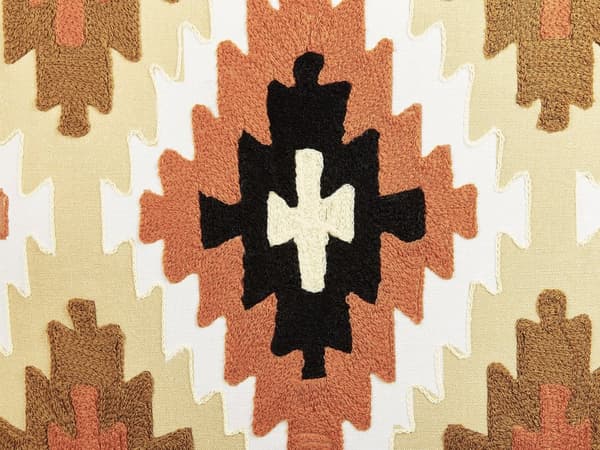 Sæt med 2 puder flerfarvet bomuld 50 x 50 cm Geometrisk mønster Håndlavet broderet aftageligt betræk med fyld Boho Style