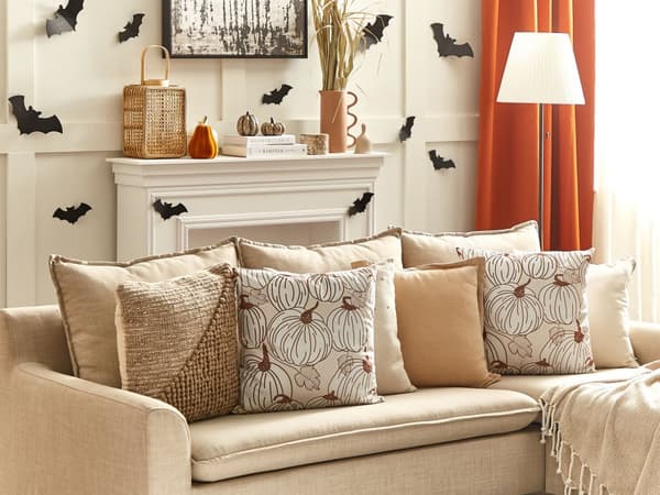 Pyntepuder Beige Brun Hvid Velour Sæt 45 x 45 cm Små Flotte Firkantede Sofapuder til Sofaen Stuen Tilbehør Puder med Græskar Halloween Pynt