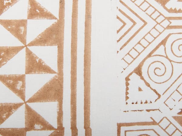 Sæt med 2 spredepuder lysebrune og hvide 45 x 45 cm Håndbloktryk Aftageligt betræk Lynlås aztekisk mønster