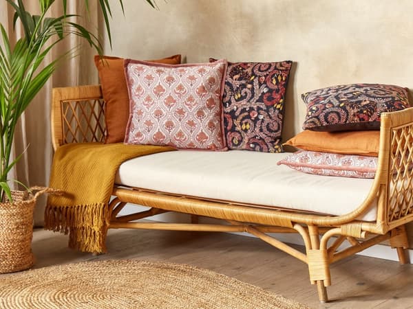 Pyntepuder Rød Hvid Bomuld Sæt 45 x 45 cm Små Flotte Firkantede Bløde Sofapuder til Stuen Blomstrede Puder til Sengen Boho Retro Soveværelse