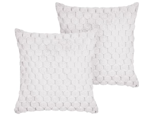 Koristetyyny valkoinen tekoturkis 43 x 43 cm pehmeä geometrinen kuvio irrotettava päällinen