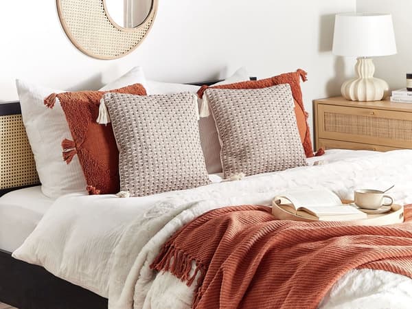 Pyntepuder Taupe Polyester Bomuld 42 x 42 cm Sæt af 2 Små Firkantede Sofapuder med Kvaster Puder til Sengen Dekoration Tilbehør Stuen