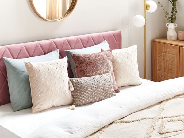 Koristetyyny beige 45 x 10 x 45 cm sametti polyesteri 2 kpl hopeat korosteet neliö moderni