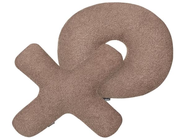 2 pyntepuder bogstaver brun teddy stofpuder i form af bogstaverne XO