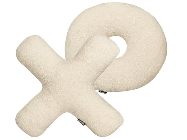 2 pyntepuder bogstaver beige teddy stofpuder i form af bogstaverne XO