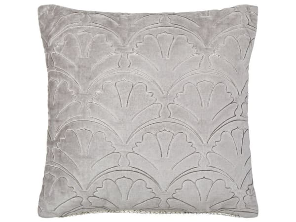 Dekorativ grå velourpude 45 x 45 cm præget geometrisk mønster dekorativ stil moderne traditionel til stue soveværelse