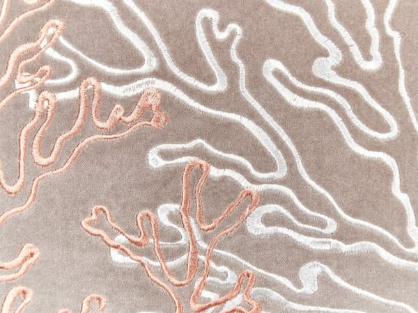 Pyntepuder Taupe Velour 45 x 45 cm Sæt af 2 Moderne Sofapuder med Koral Mønster Broderet Puder til Stuen og Sengen Dekoration Tilbehør