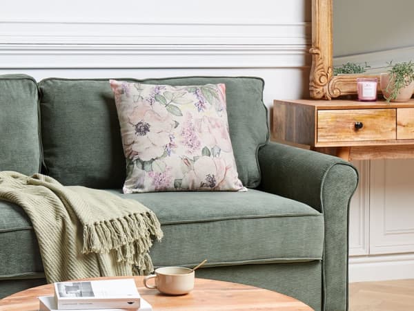 Dekorativ pude lilla 45 x 45 cm polyester blomstermønster firkantet håndlavet med lynlås boho