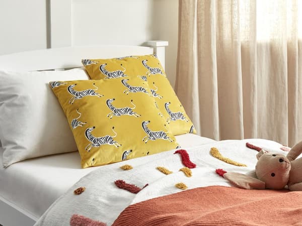 Sæt med 2 stk. pyntepuder i gul velour stof af polyester med dyremønster 45 x 45 cm til børneværelset