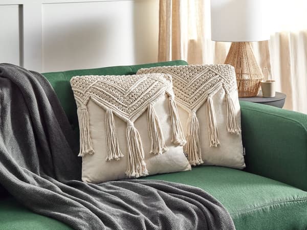 Sæt med 2 puder beige makramé i bomuld 45 x 45 cm med kvaster Boho Retro Stil boligtilbehør